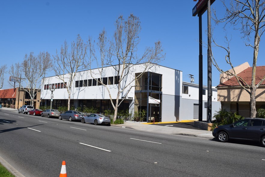 15900 Hawthorne Blvd, Lawndale, CA à louer - Photo du bâtiment - Image 2 de 4