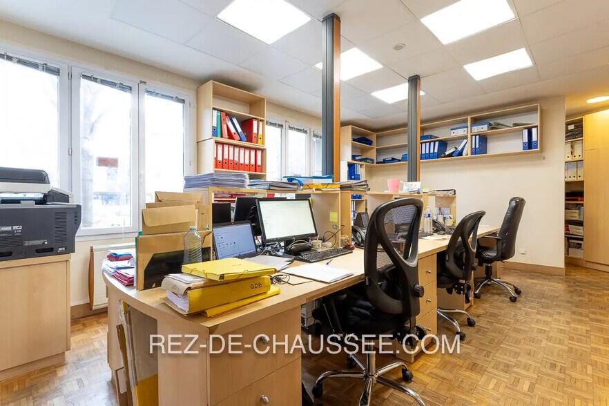 Bureau dans Paris à vendre - Photo du bâtiment - Image 2 de 10