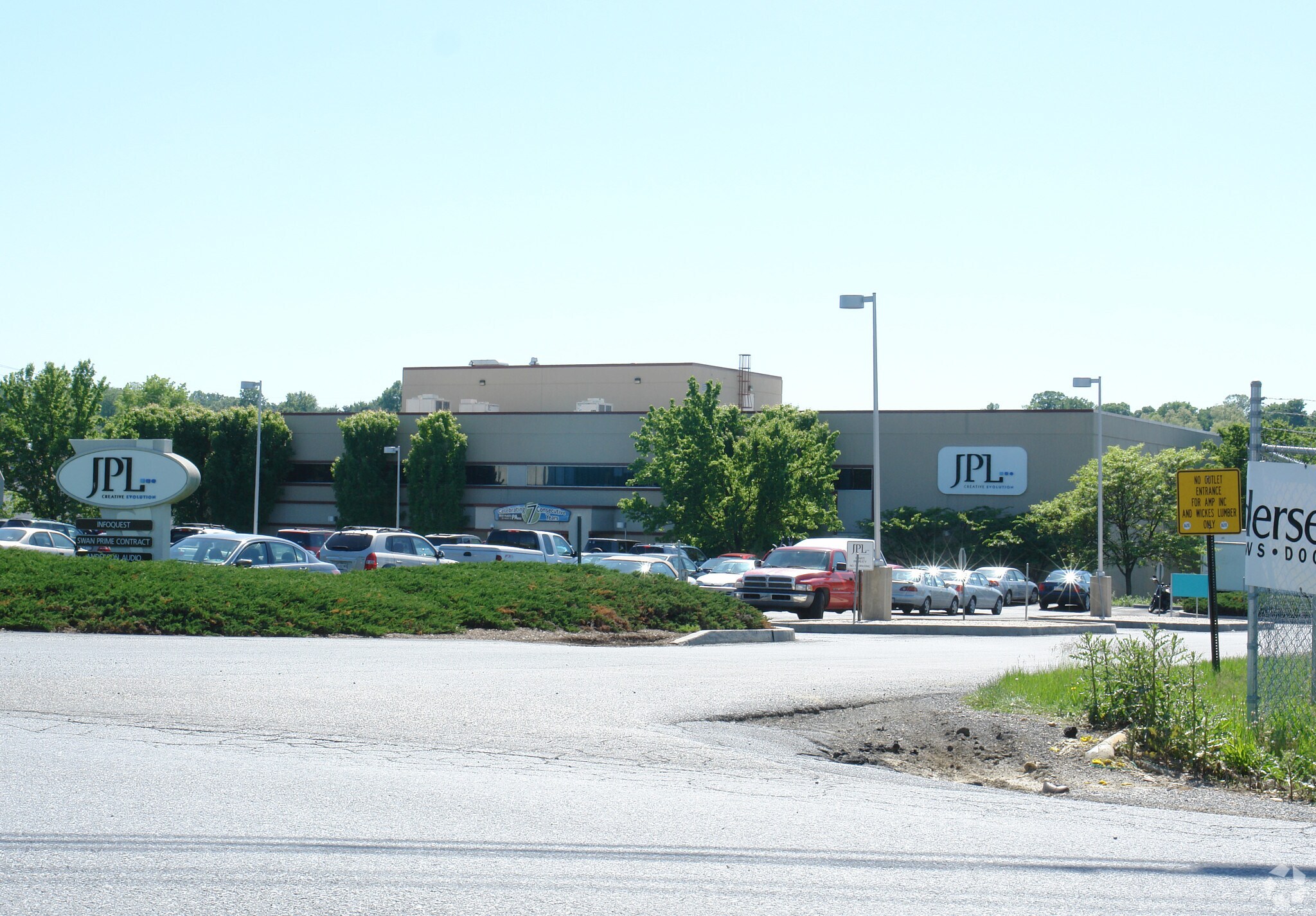 471 JPL Wick Dr, Harrisburg, PA for lease Primary Photo- Image 1 of 17