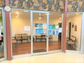 18437 Saticoy St, Reseda, CA for lease Interior Photo- Image 1 of 6