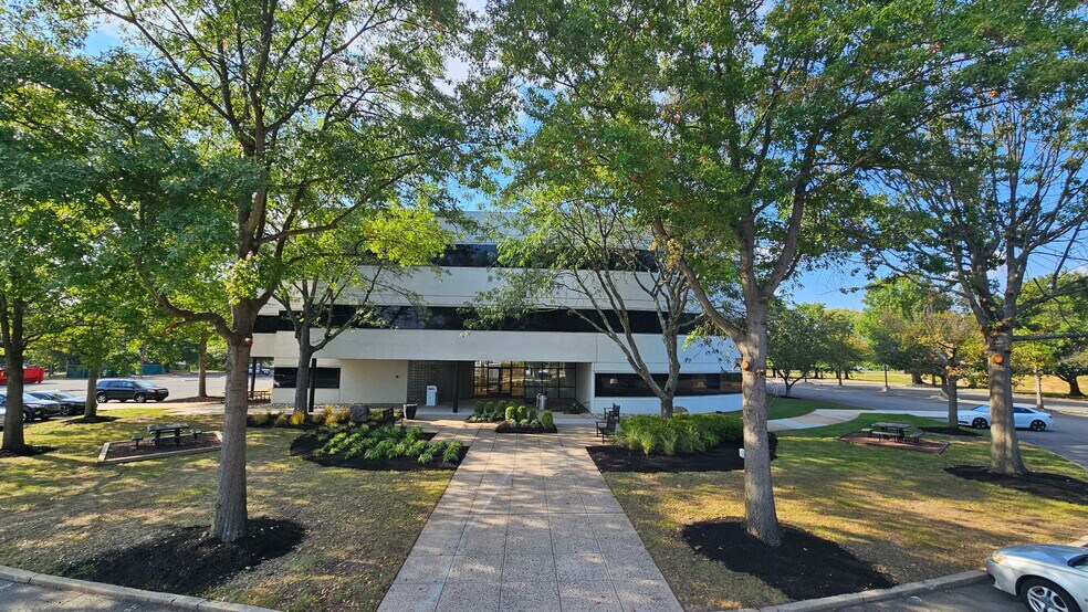 101 Grovers Mill Rd, Lawrenceville, NJ à louer - Photo du bâtiment - Image 2 de 27