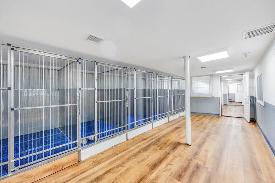 28 Main St, Hempstead, NY à louer - Photo du bâtiment - Image 3 de 39