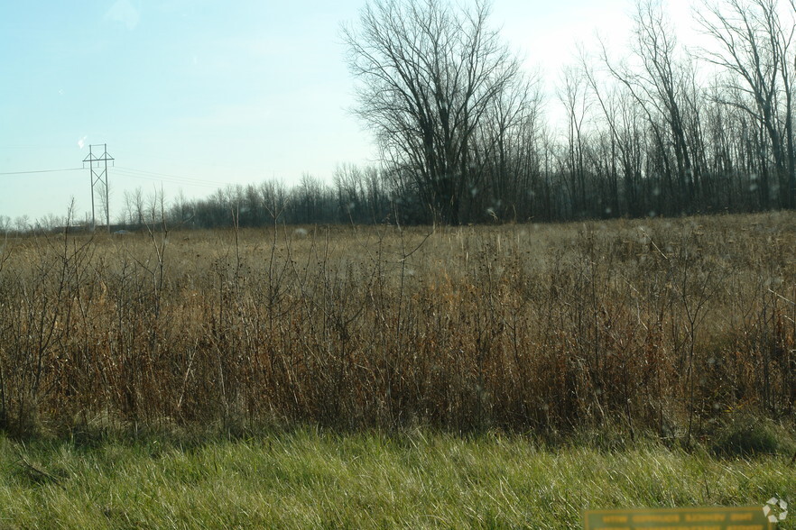 Jacobsen Rd, Neenah, WI à vendre - Photo principale - Image 1 de 1