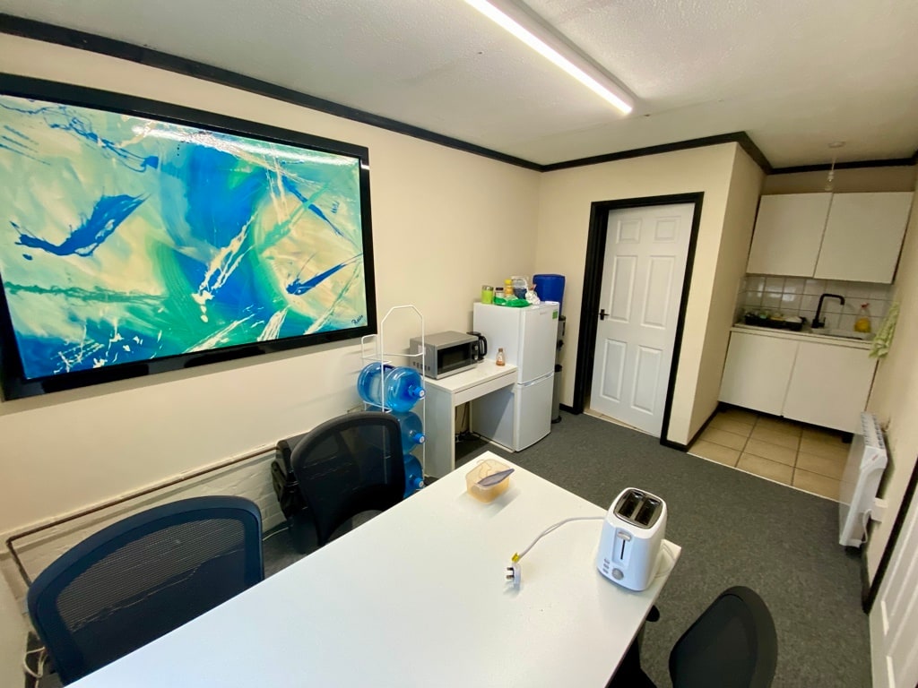 High Street, Stoke Hammond for lease Interior Photo- Image 1 of 2