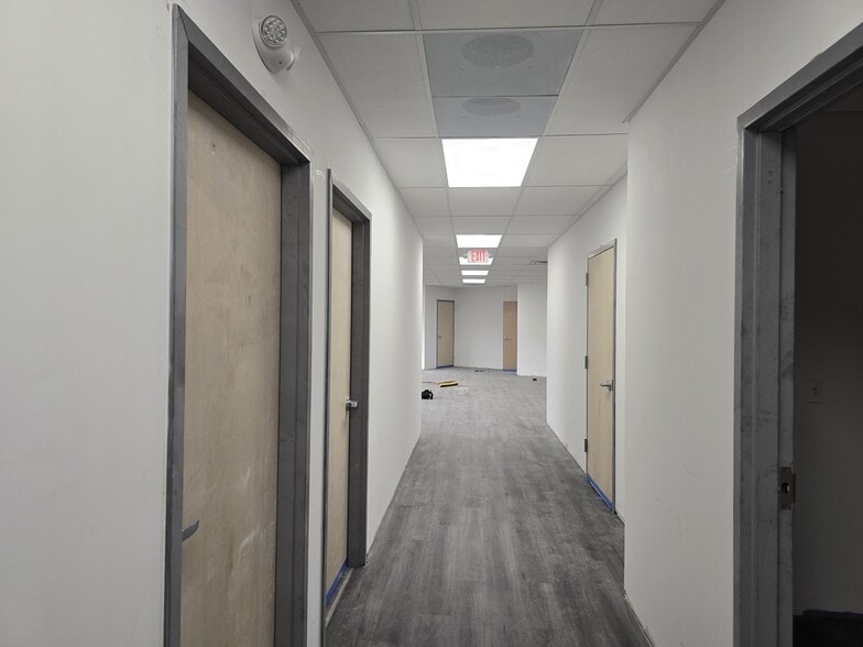 721 Clifton Ave, Clifton, NJ for lease - Interior Photo - Image 3 of 5