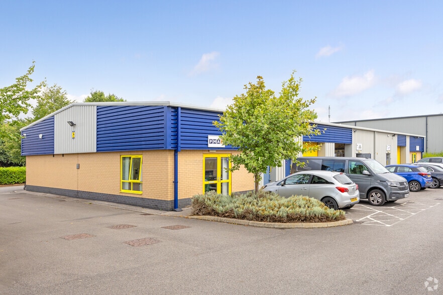 Rose Ave, York for lease - Primary Photo - Image 1 of 3