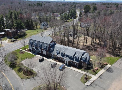 1170 Ellington Rd, South Windsor, CT à vendre - Photo du bâtiment - Image 3 de 13