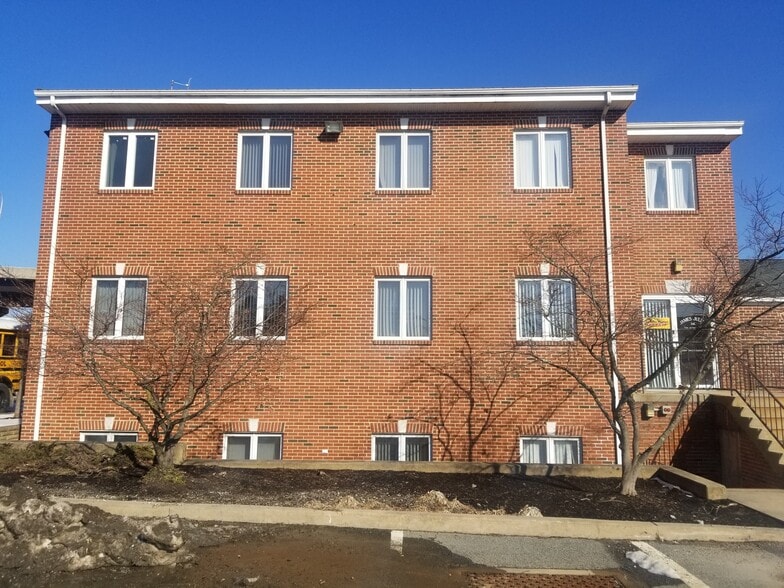 405 Old DuPont Rd, Wilmington, DE for lease - Building Photo - Image 2 of 9