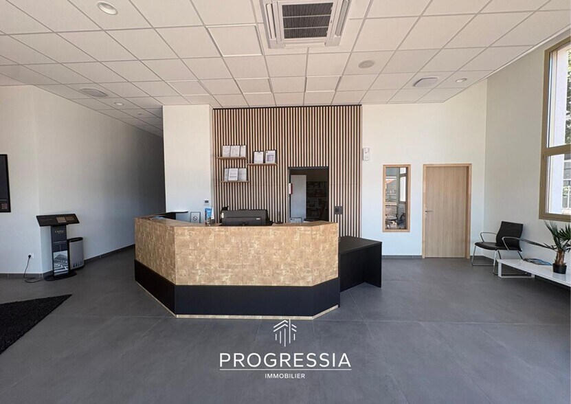Office in Le Havre for lease - Lobby - Image 2 of 8