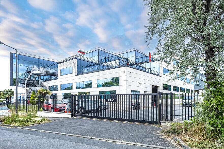Bureau dans Bry-sur-Marne à louer - Photo du bâtiment - Image 2 de 3