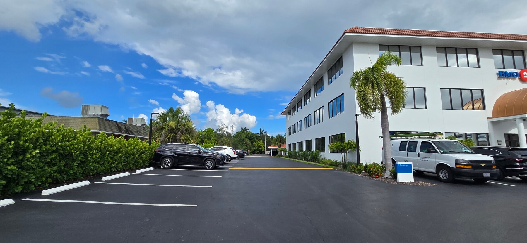 2375 Tamiami Trl N, Naples, FL 34103 - Unit 300 -  - Interior Photo - Image 2 of 31