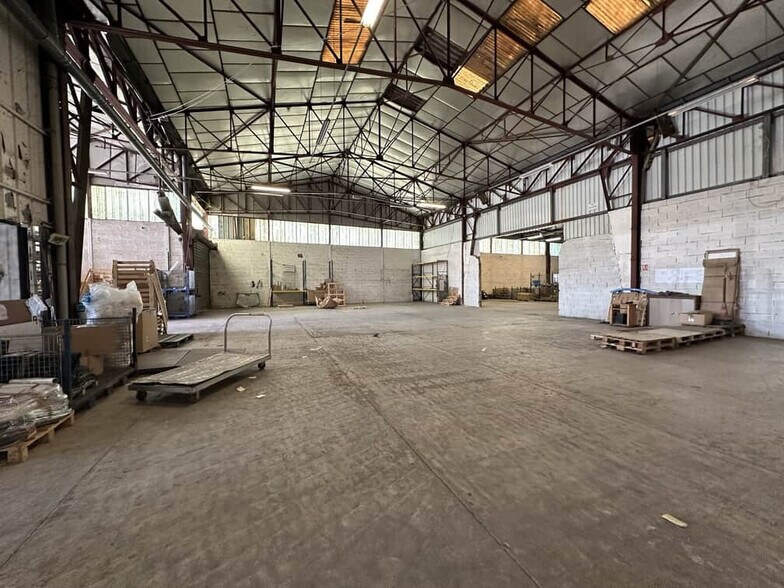 Industrial in Avignon for lease - Building Photo - Image 1 of 1