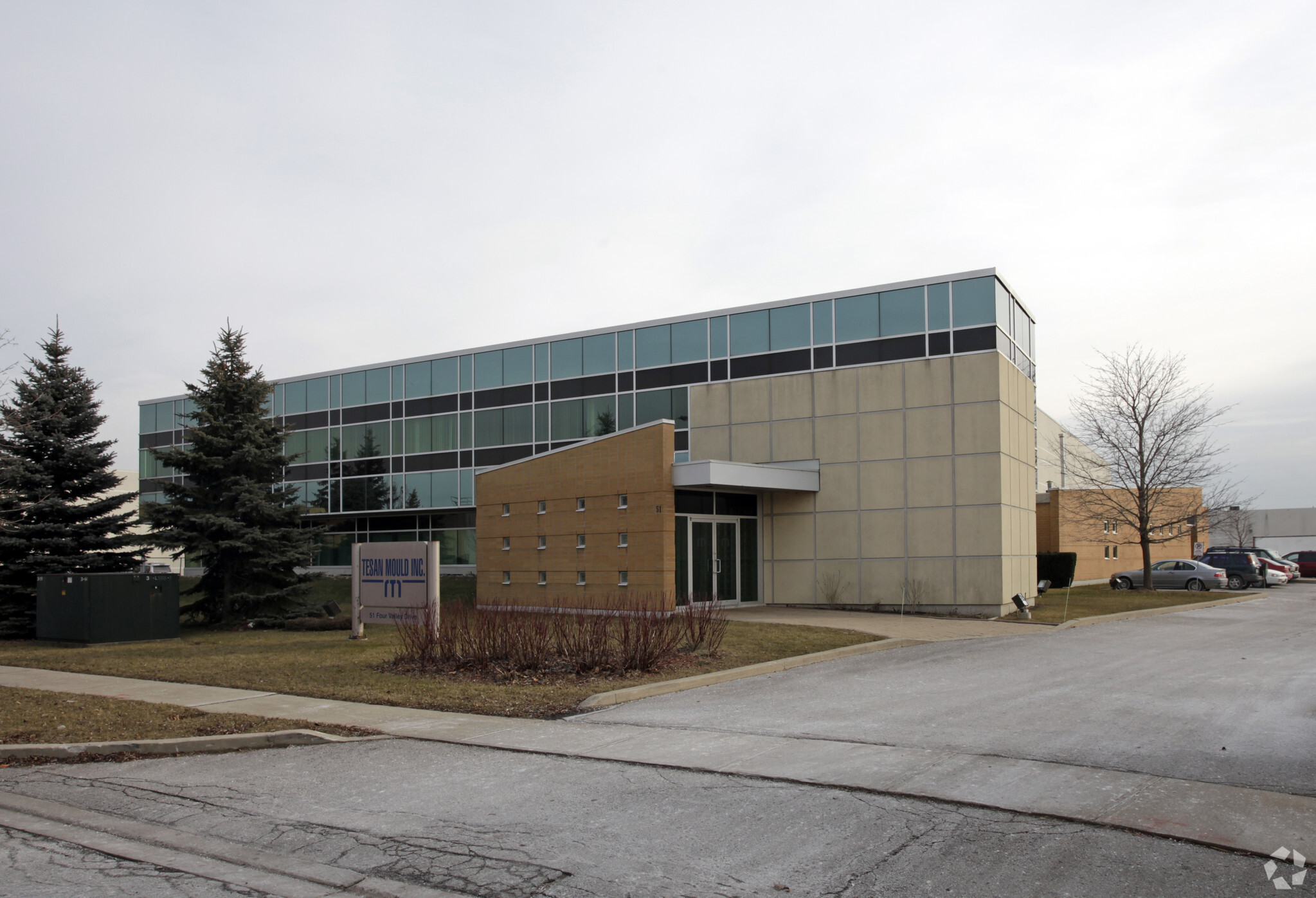 51 Four Valley Dr, Vaughan, ON for lease Primary Photo- Image 1 of 3