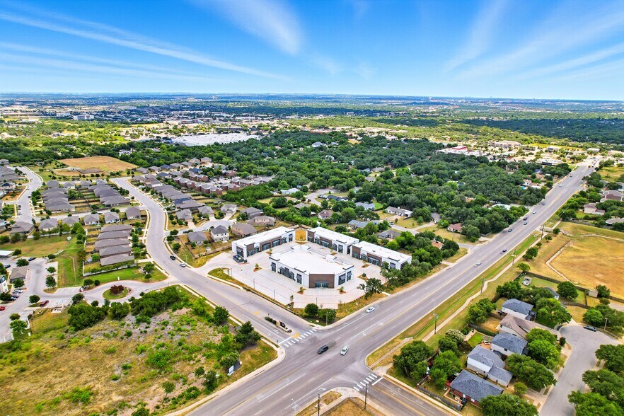 610 Brashear Ln, Cedar Park, TX à louer - Photo du bâtiment - Image 3 de 8