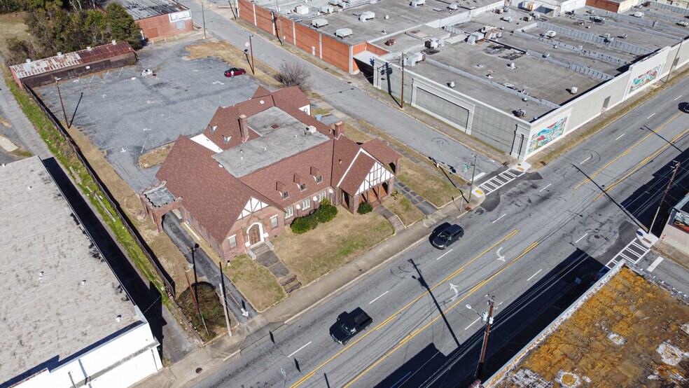 1015 13th St, Columbus, GA à vendre - Photo du bâtiment - Image 3 de 38