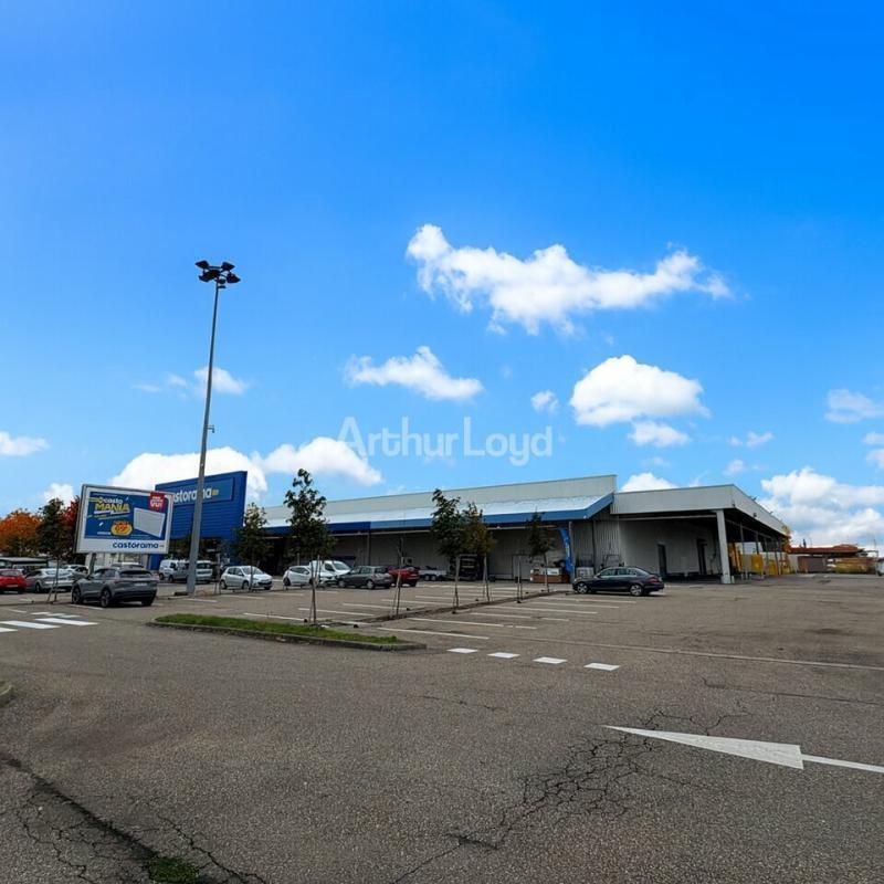 Retail in Mundolsheim for lease Building Photo- Image 1 of 10