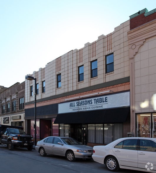 62-68 Pleasant St, Malden, MA for lease - Primary Photo - Image 2 of 5