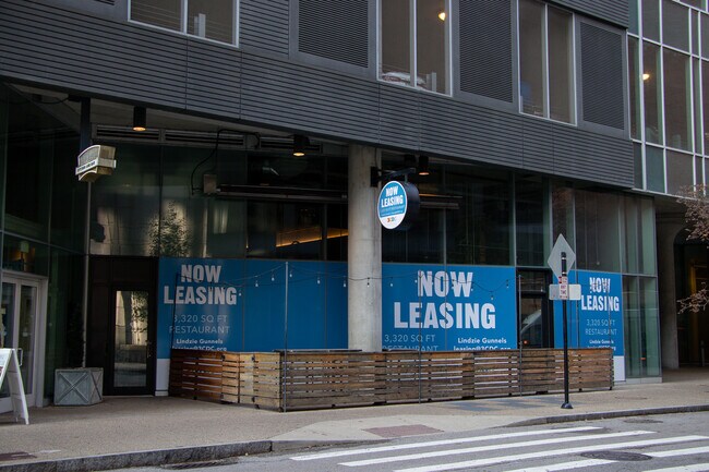 Plus de détails pour 545 Race St, Cincinnati, OH - Commerce de détail à louer
