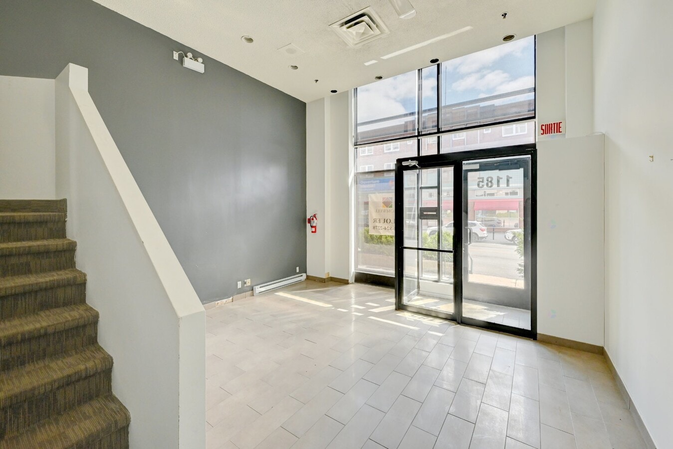 1155-1185 Av Bernard, Montréal, QC H2V 1V5 - Unité 1-5 - - Photo intérieure - Image 1 of 5