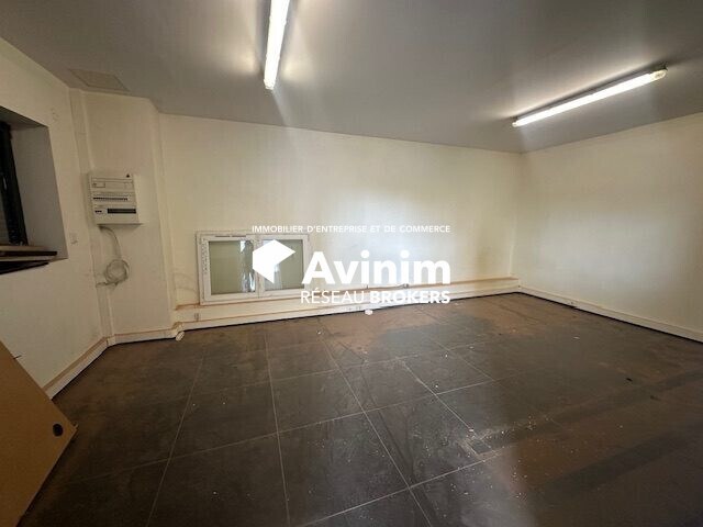 Industrial in SAINT-OUEN-L'AUMONE for lease - Interior Photo - Image 3 of 3
