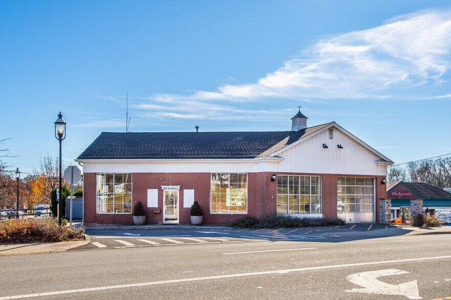 1 W Main St, Chester, NJ à vendre - Photo du bâtiment - Image 2 de 20