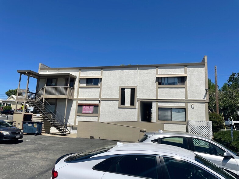 550 Main St, Diamond Springs, CA à vendre - Photo du bâtiment - Image 3 de 12