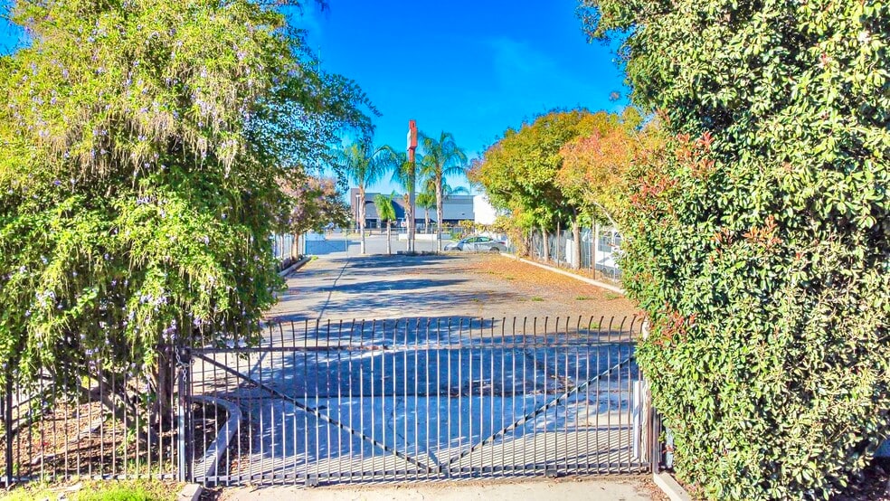 408 S Stoddard Ave, San Bernardino, CA for sale - Building Photo - Image 2 of 23