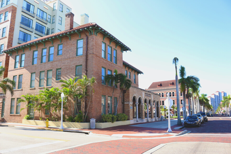 2310 1st St, Fort Myers, FL for sale - Building Photo - Image 1 of 1