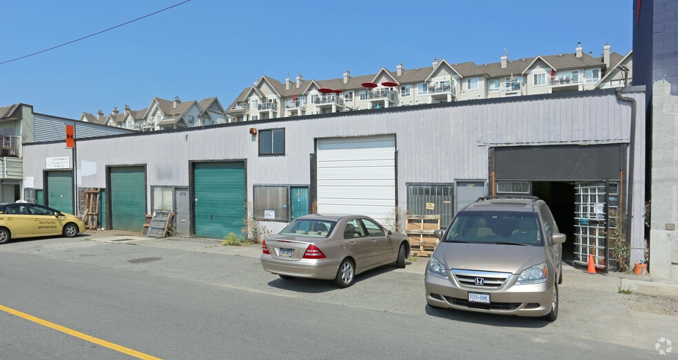 350 Esplanade E, North Vancouver, BC à vendre - Photo du bâtiment - Image 3 de 12