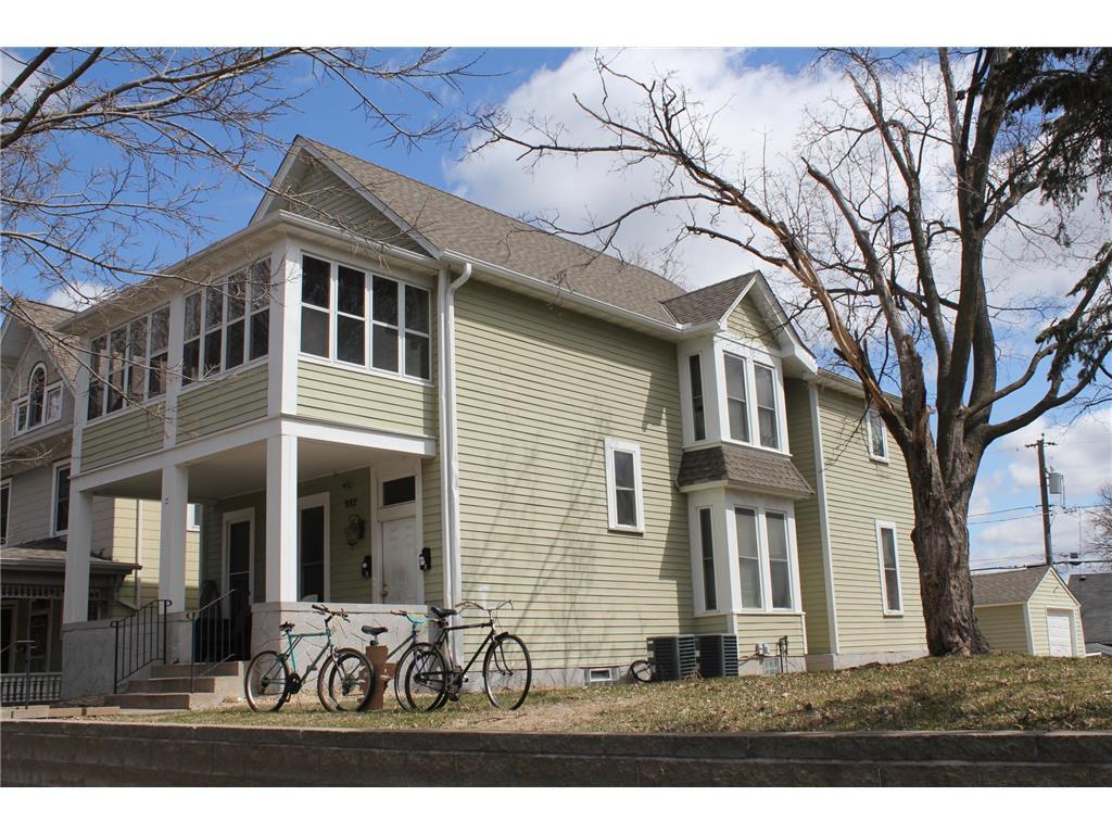 AFFORDABLE HOMES BUNDLE portfolio of 2 properties for sale on LoopNet.ca Primary Photo- Image 1 of 8