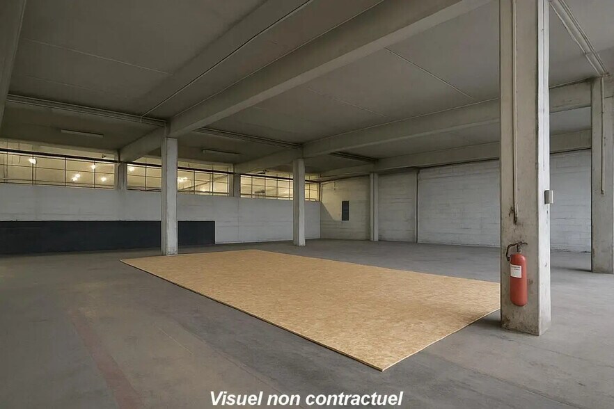 Office in Noisy-le-Grand for lease - Building Photo - Image 2 of 4