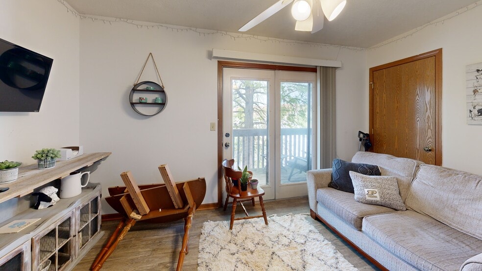 400 S Grant St, West Lafayette, IN for sale - Matterport 3D Scan - Image 3 of 38