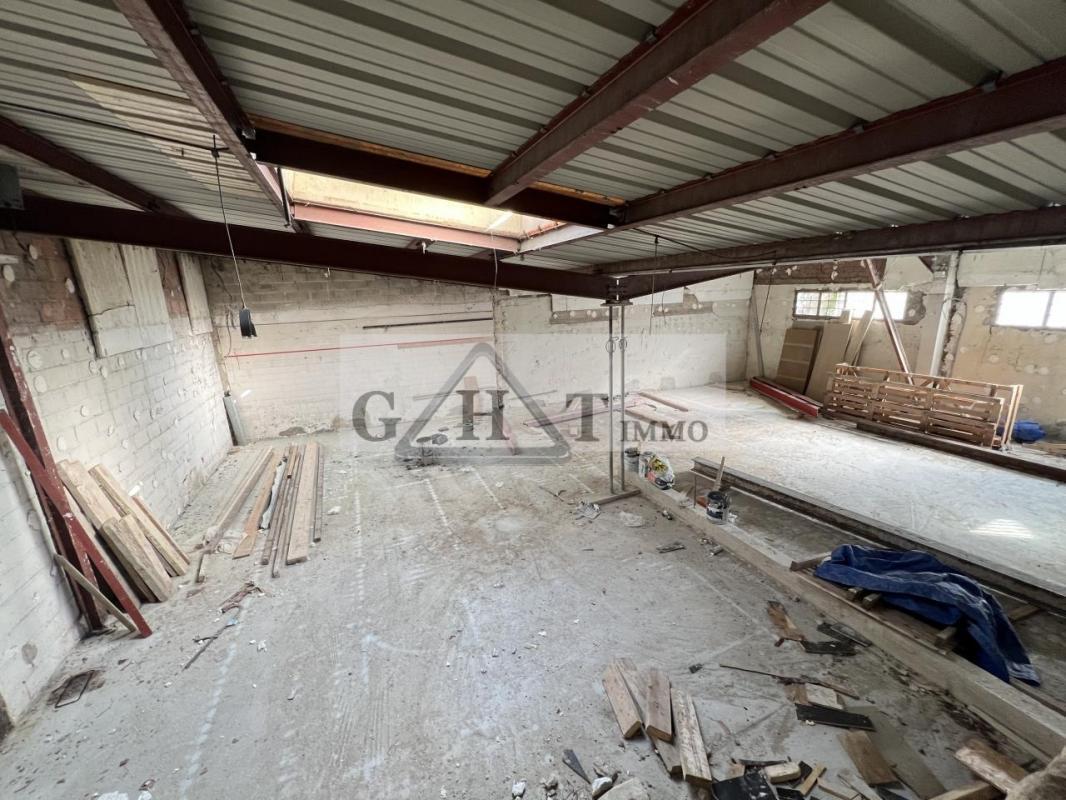Industrial in Saint-Maur-des-Fossés for sale Construction Photo- Image 1 of 14