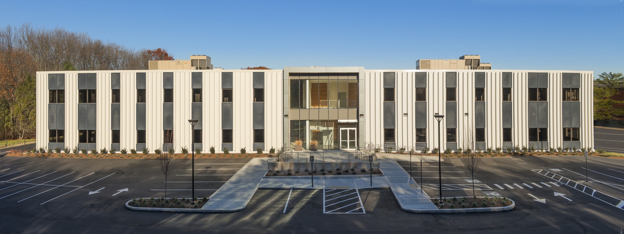 1 Patriots Park, Bedford, MA for lease Building Photo- Image 1 of 5