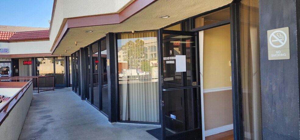 400 S Glendale Ave, Glendale, CA à louer - Photo du bâtiment - Image 2 de 19