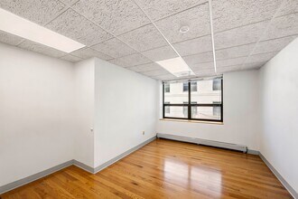 3-21 Lincoln St, Newton, MA à louer Photo intérieure- Image 2 de 2