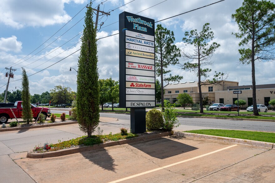 1101-1151 W 15th St, Edmond, OK à louer - Photo du bâtiment - Image 3 de 7