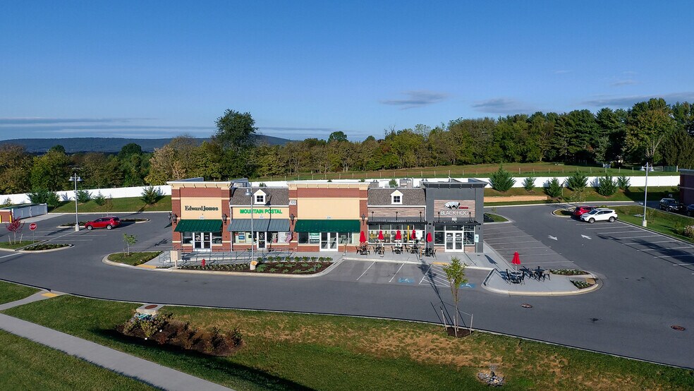 Cross Stone Commons portefeuille de 2 propriétés à vendre sur LoopNet.ca - Photo du bâtiment - Image 2 de 24