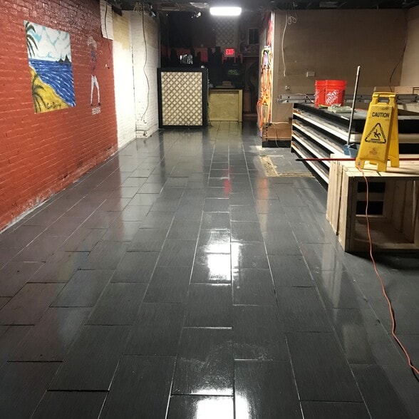 27 Pleasant St, Worcester, MA for lease - Building Photo - Image 1 of 5