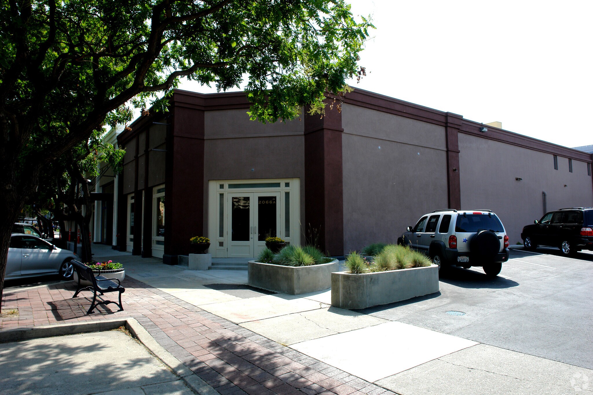 2066-2072 Salvio St, Concord, CA for lease Building Photo- Image 1 of 2