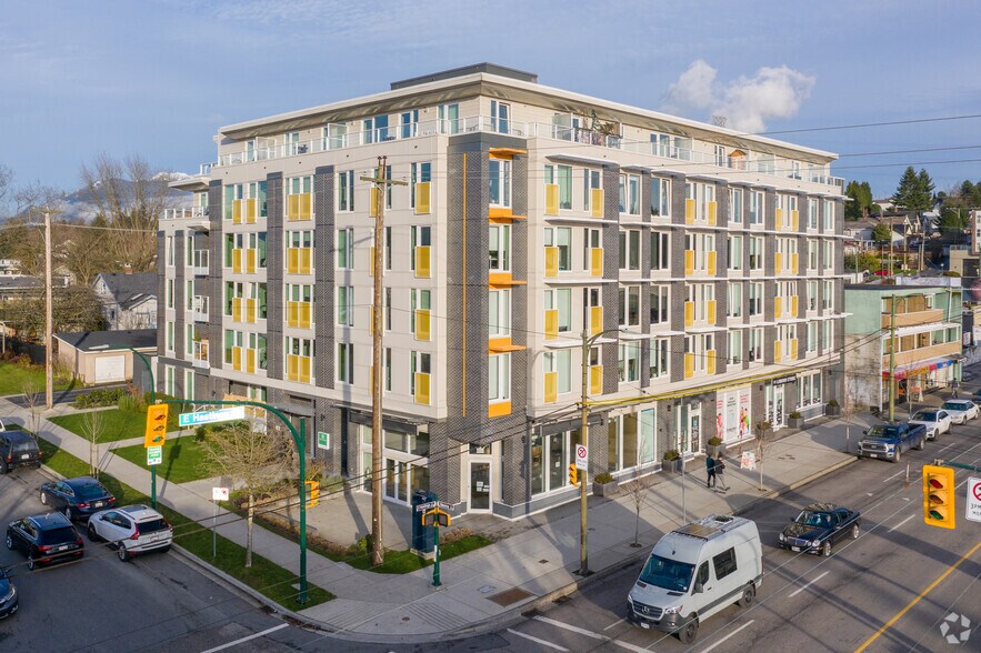 3501 E Hastings St, Vancouver, BC à vendre - Photo principale - Image 1 de 1