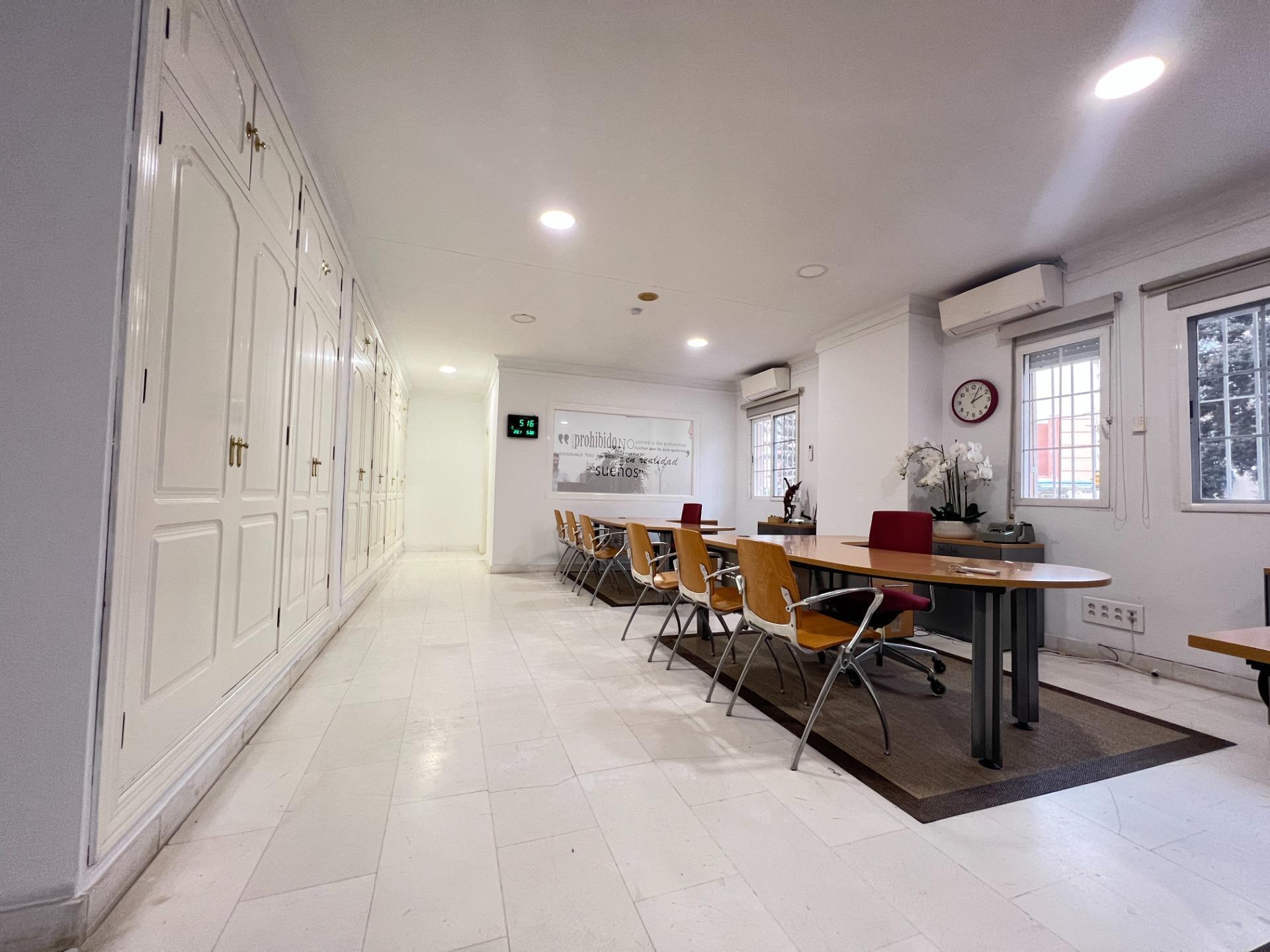 Bureau dans Málaga, Málaga à louer Photo du bâtiment- Image 1 de 18