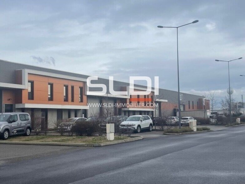165 Avenue Henri Schneider, Meyzieu for lease - Building Photo - Image 3 of 6
