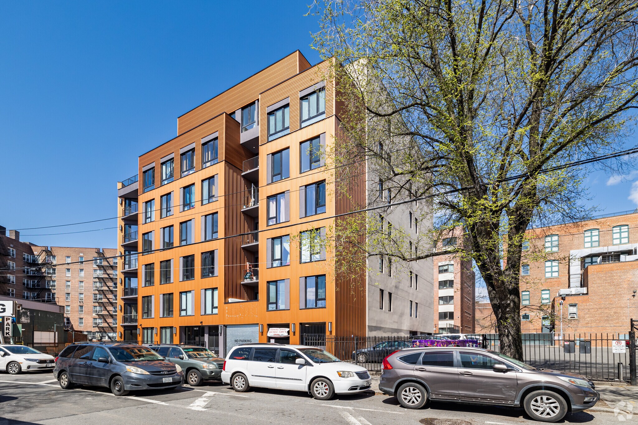 138-25 Barclay Ave, Flushing, NY à vendre Photo du bâtiment- Image 1 de 28