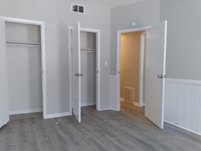 3-11 Elberon Pl, Albany, NY for sale - Interior Photo - Image 3 of 11