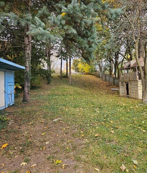 1154 Queens Blvd, Kitchener, ON à vendre - Photo du bâtiment - Image 3 de 7