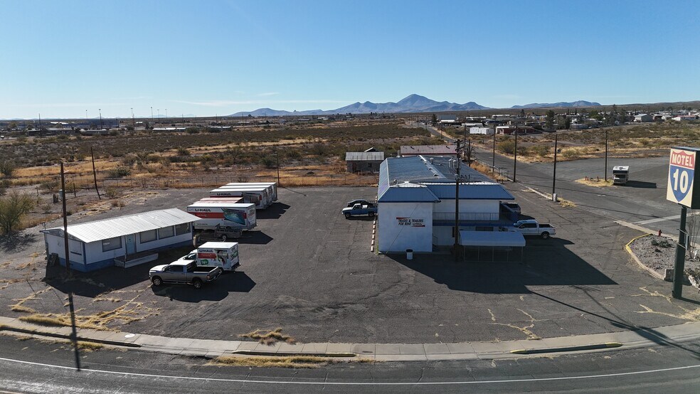 1202 Pyramid St, Lordsburg, NM à vendre - Photo du bâtiment - Image 3 de 14