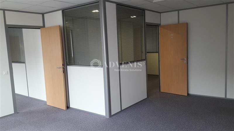 Office in Noisy Le Grand for lease - Interior Photo - Image 3 of 6