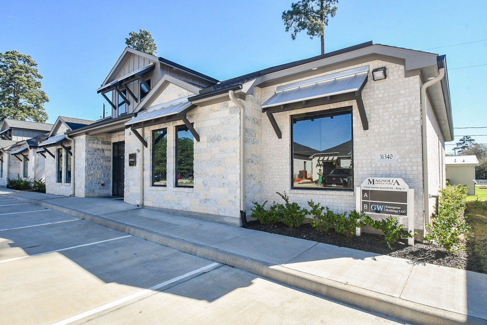 31430 Nichols Sawmill Rd, Magnolia, TX for lease Primary Photo- Image 1 of 32