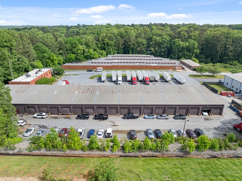 4266 Winters Chapel Rd, Atlanta, GA for lease - Building Photo - Image 2 of 11